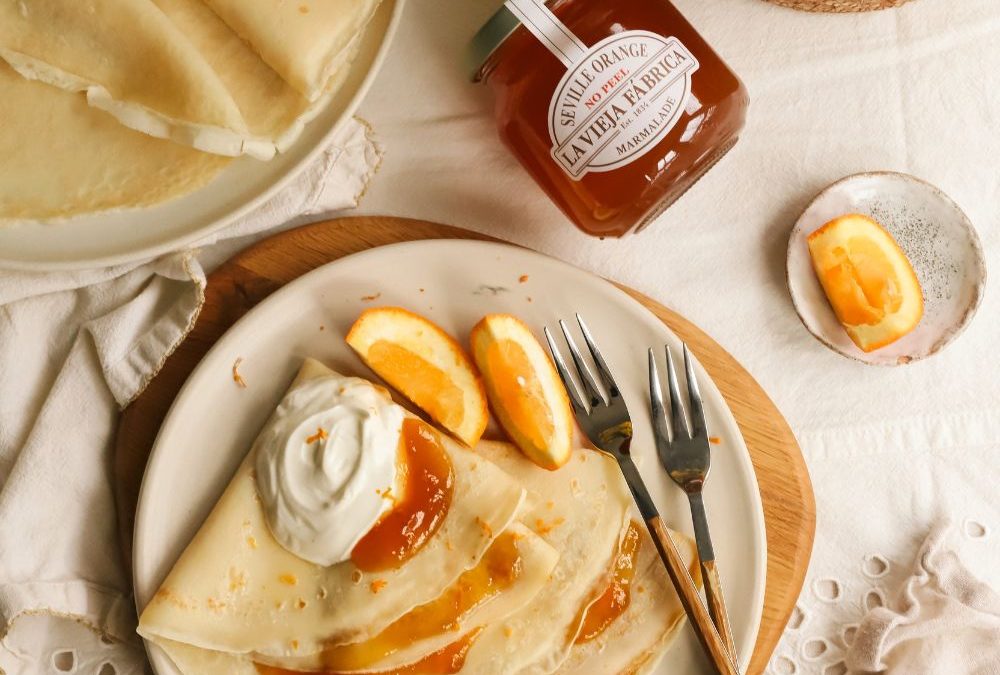 Classic Crêpes with Marmalade